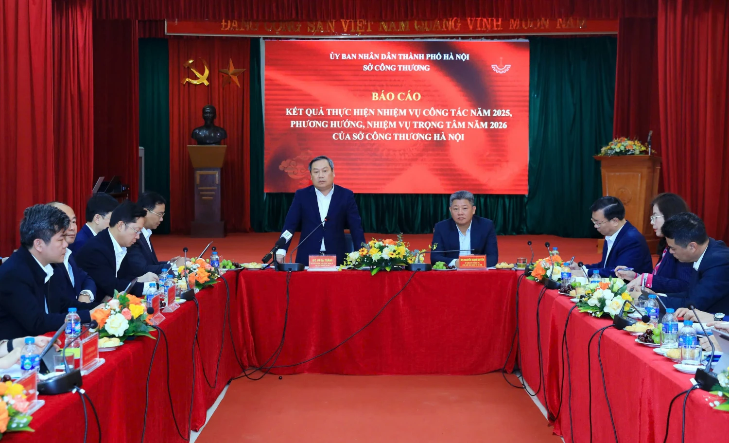 Hà Nội gỡ “nút thắt” thể chế, hạ tầng, tạo đà bứt phá cho thương mại và công nghiệp