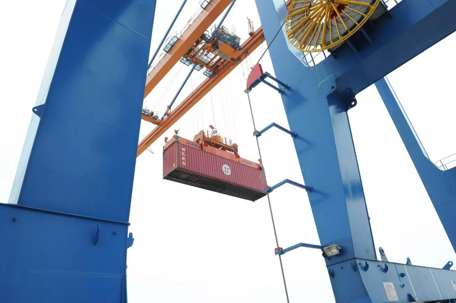 Bộ Công Thương khuyến nghị giải pháp giảm thiểu tác động từ căng thẳng Trung Đông