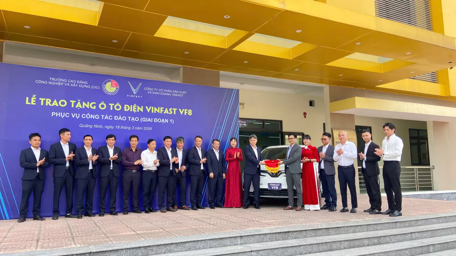 CIC và VinFast hợp tác đào tạo kỹ thuật viên ô tô điện