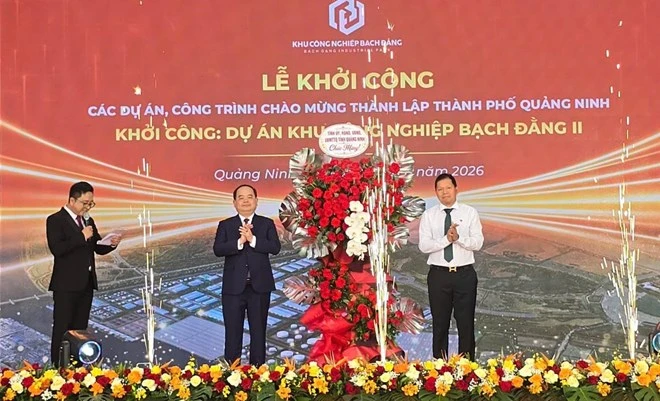 Quảng Ninh khởi công, khánh thành 25 dự án lớn: Mở rộng không gian công nghiệp
