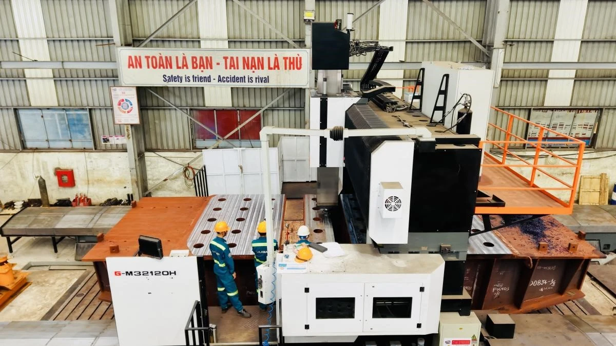 Từ bài toán gia công khổ lớn đến bước tiến mới của LILAMA 10