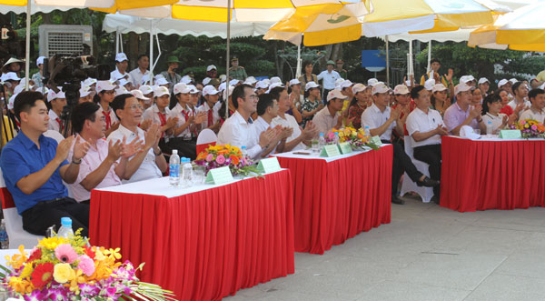 Cặp lá yêu thương trên quê hương Chủ tịch Hồ Chí Minh