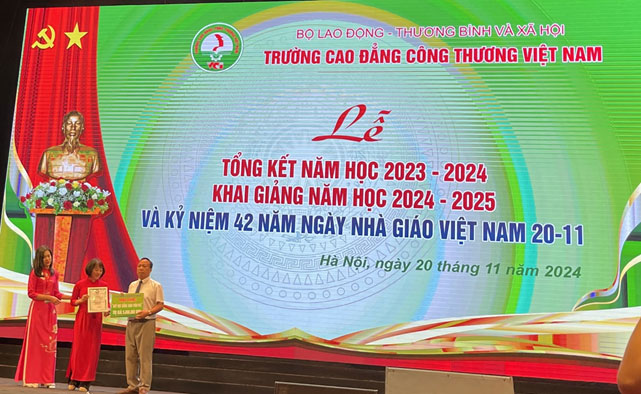 Trường Cao đẳng Công Thương Việt Nam: Khai giảng năm học 2024-2025 và Kỷ niệm 42 năm ngày Nhà giáo Việt Nam