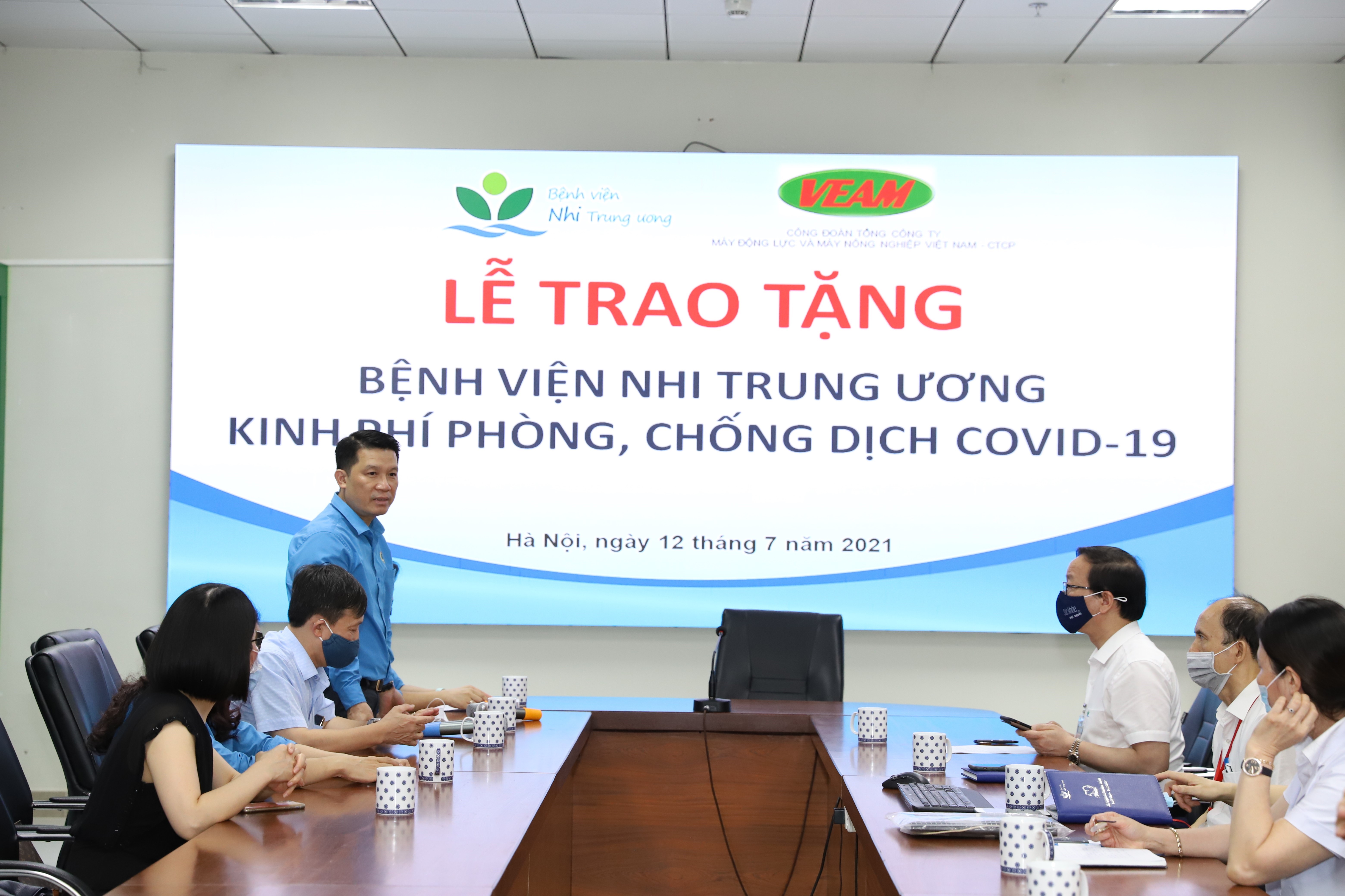 Công đoàn  VEAM trao tiền ủng hộ kinh phí phòng, chống dịch Covid-19 cho Bệnh viện Nhi Trung ương