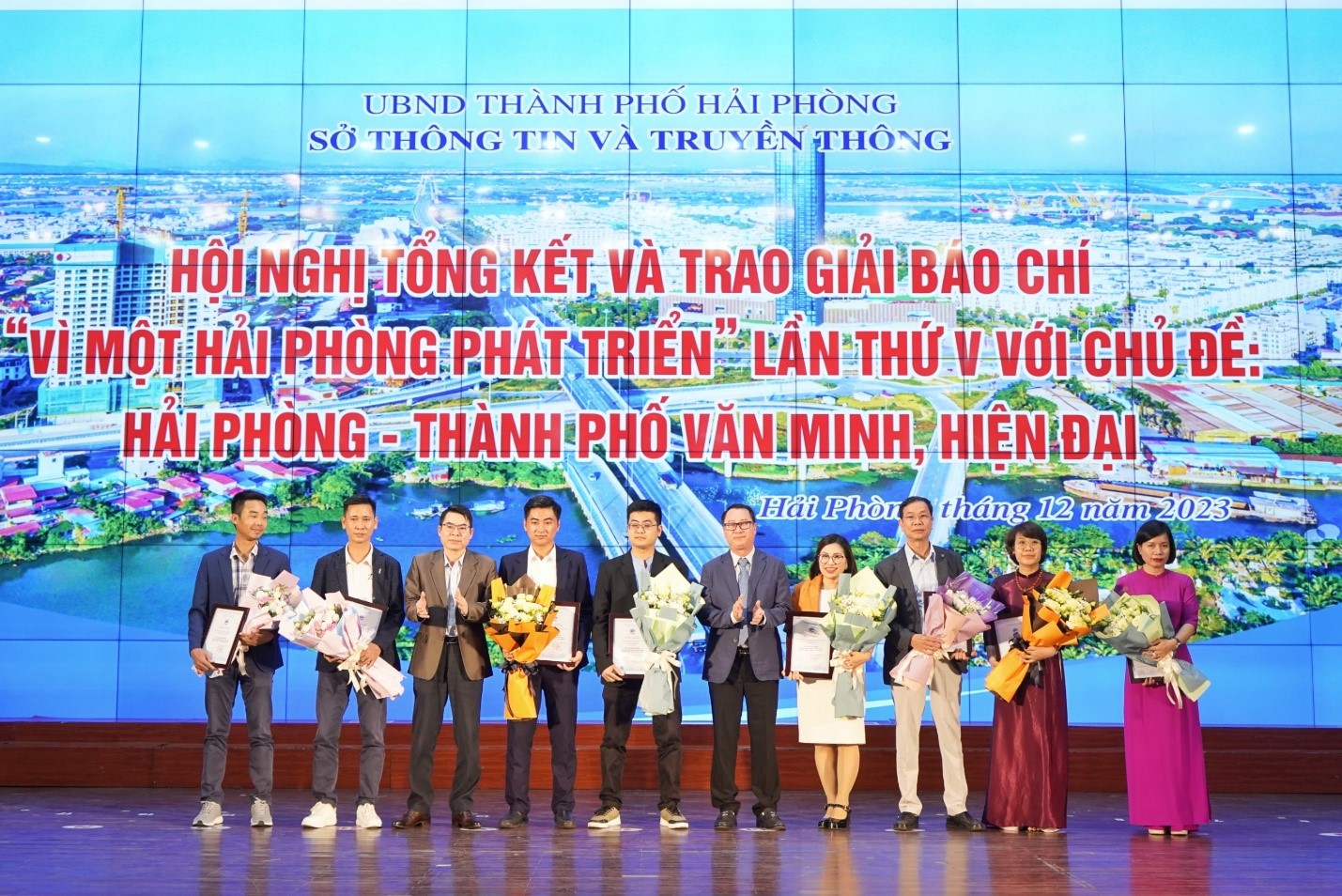 Trao Giải báo chí “Vì một Hải Phòng phát triển” lần thứ 5