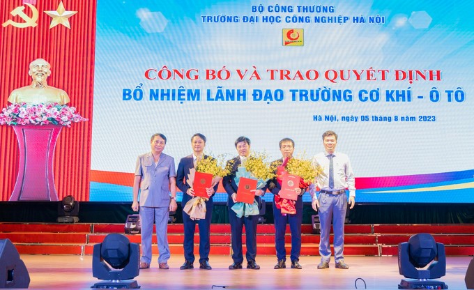 Thành lập trường Cơ khí - Ôtô đầu tiên thuộc trường đại học