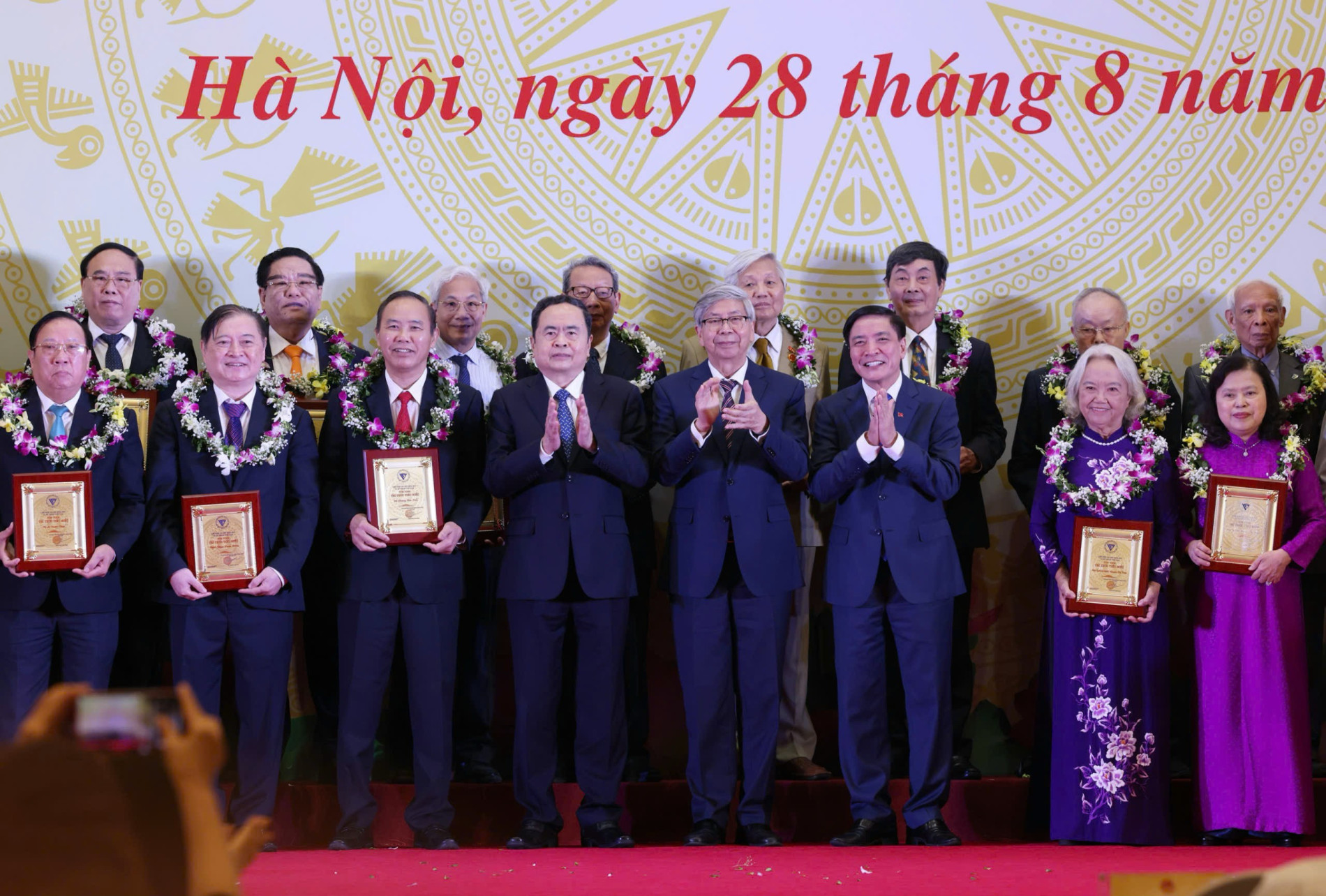 Vinh danh 135 trí thức khoa học công nghệ tiêu biểu 2024