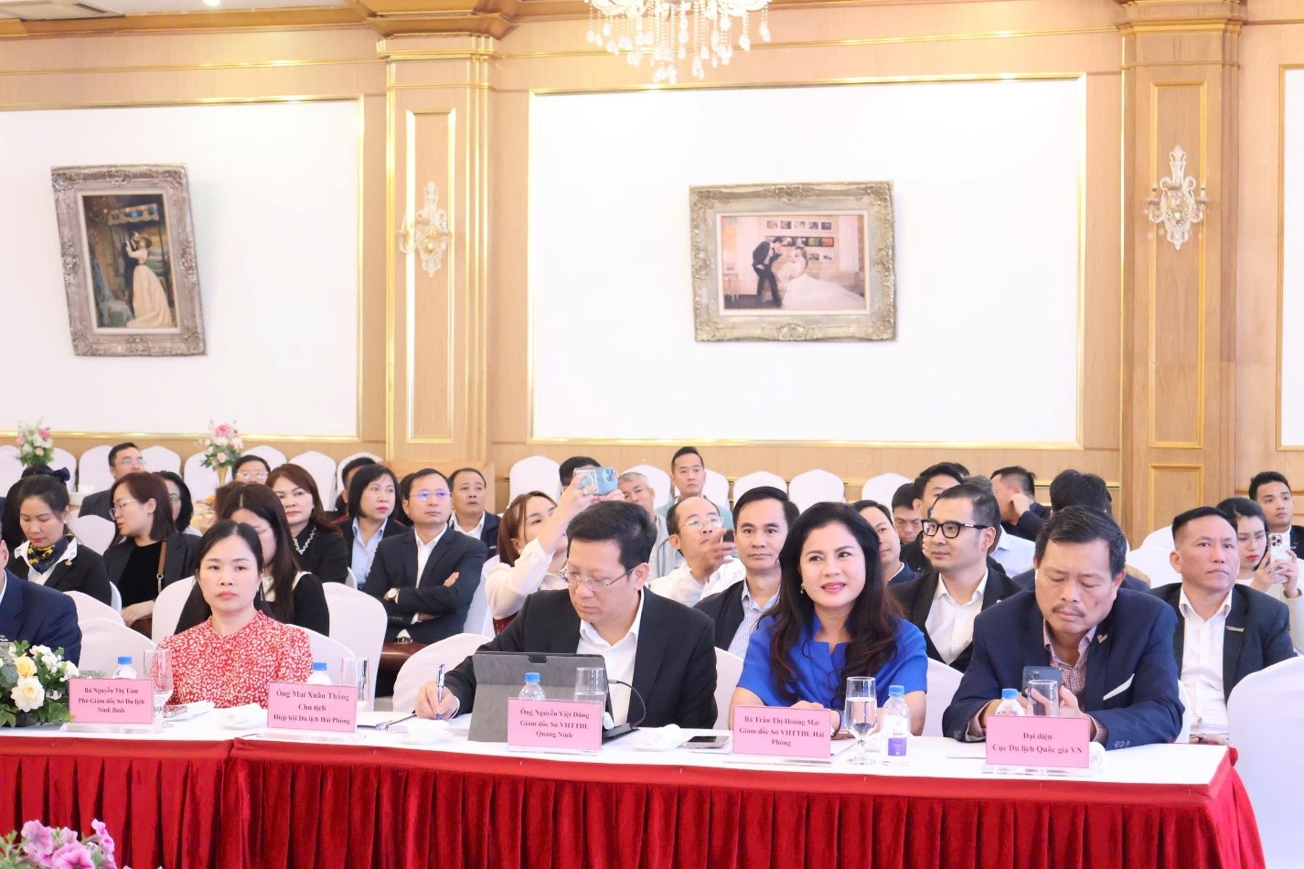 Ngành Hàng không cùng Hải Phòng kết hợp phát triển du lịch