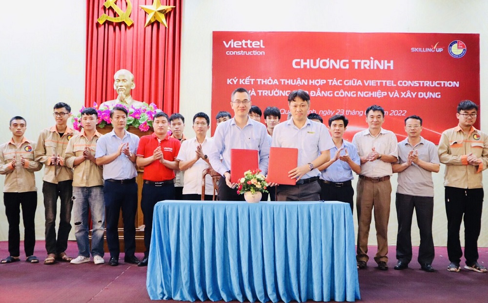 Trường Cao đẳng Công nghiệp và Xây dựng hợp tác đào tạo với Tổng công ty CP Công trình Viettel